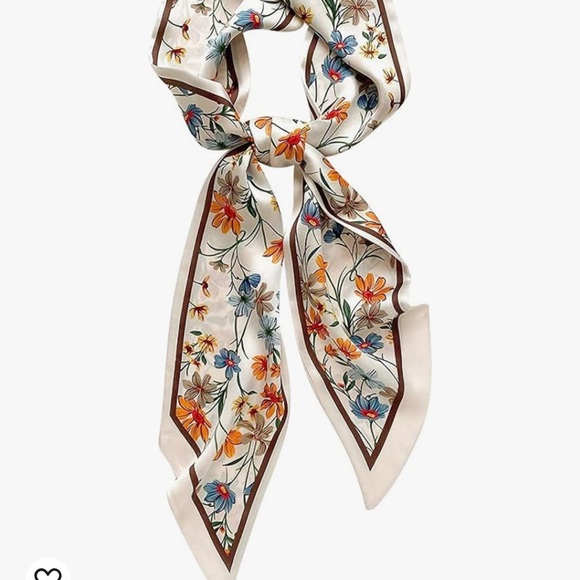 Brand new Tory Burch Ella Tote with Imleck matching scarf - Picture 4 of 9